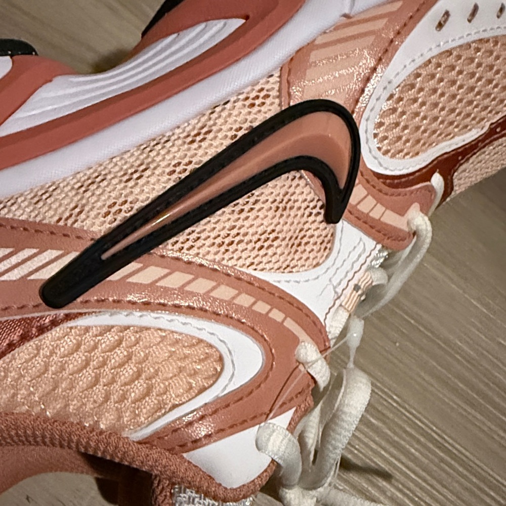 Nike Women's Pink White and Black Mesh Running Sneakers - Picture 8 of 9